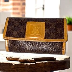 🔑🗝️Celine Macadam Gold Plated Keyring Card Holder Wallet🗝️🔑